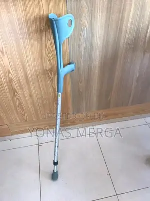 Photo - Crutches/Crutches/Transfer Weight From the Legs Upper Body