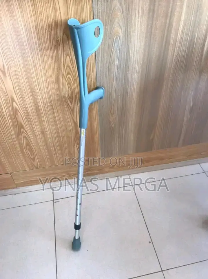 Crutches/Crutches/Transfer Weight From the Legs Upper Body