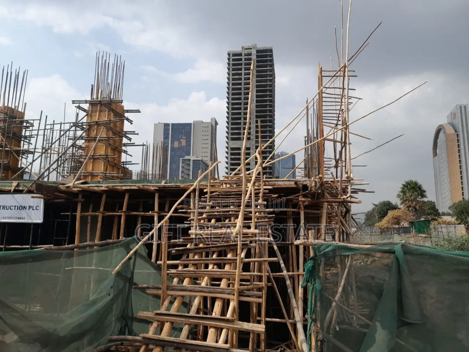 ለገሀር ላይ 21 ካሬ ሱቅ በ3 ሚሊየን ብር