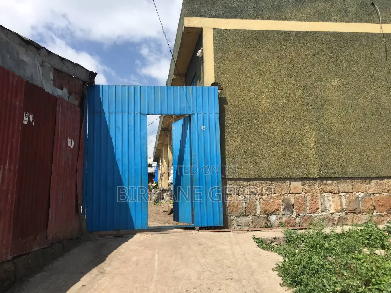 Villa House Rent Clink and for Other Business