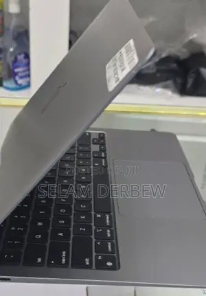 New Laptop Apple MacBook Air 2020 M1 8GB Apple M1 SSD 256GB