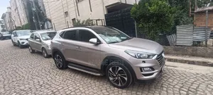 Photo - Hyundai Tucson 2020 Beige
