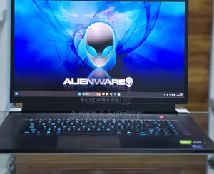 New Laptop Alienware M17x R2 16GB Intel Core I7 SSD 1T