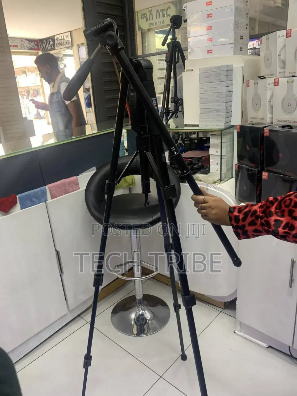 Jmary Tripod 1.79m እስከ 2m የሚረዝም ለስልክና ለካሜራ የሚሆን
