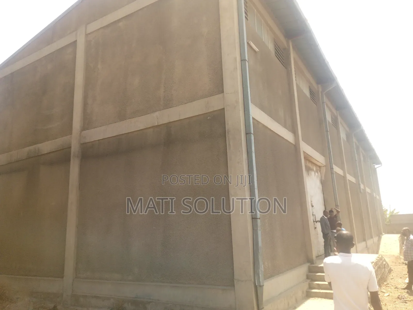 እሚከራይ መጋዘን ምርጥ ቦታ ይደውሉ