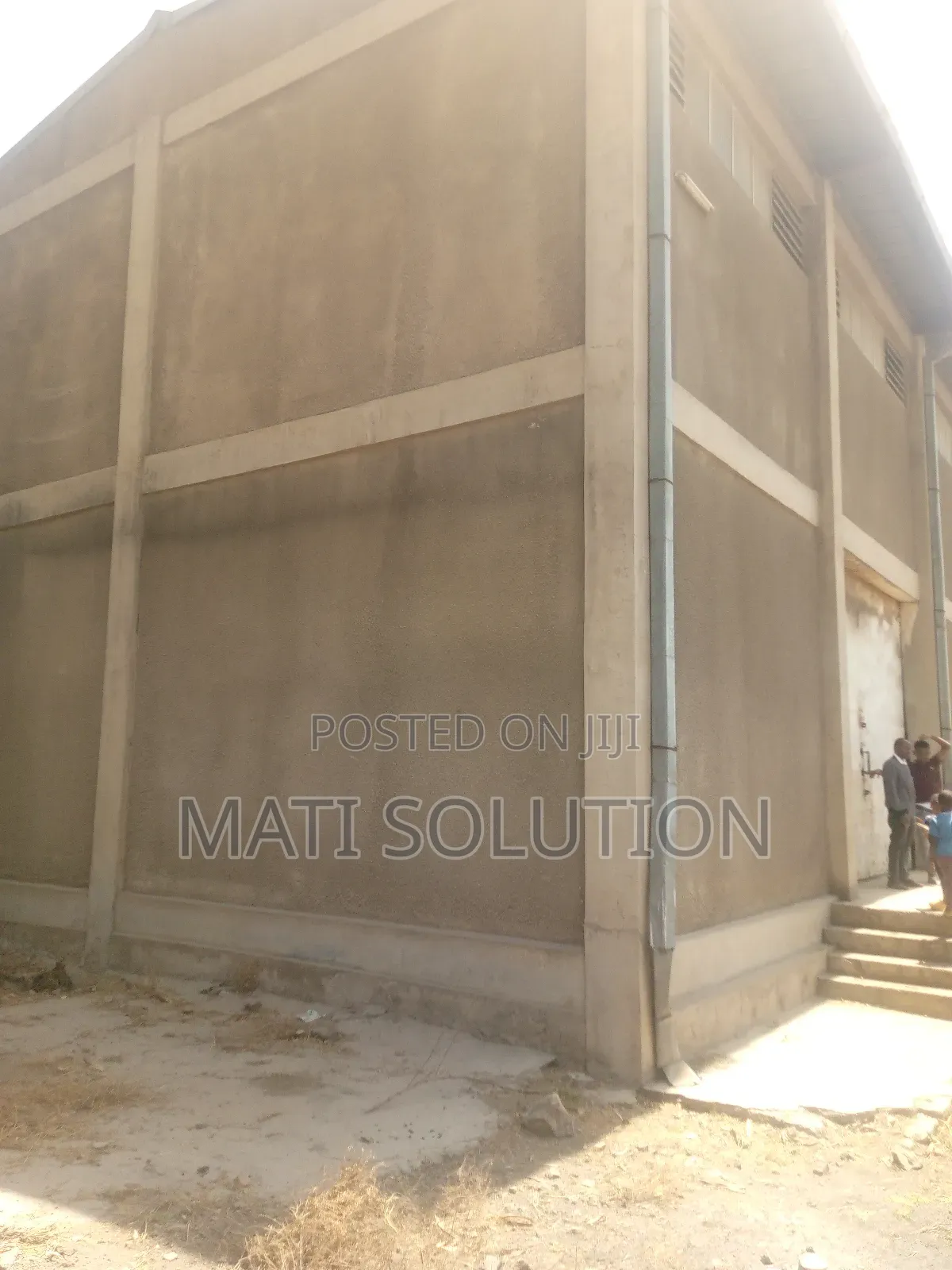 እሚከራይ መጋዘን ምርጥ ቦታ ይደውሉ