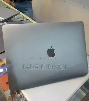 New Laptop Apple MacBook Pro 2019 16GB Intel Core I7 SSD 256GB