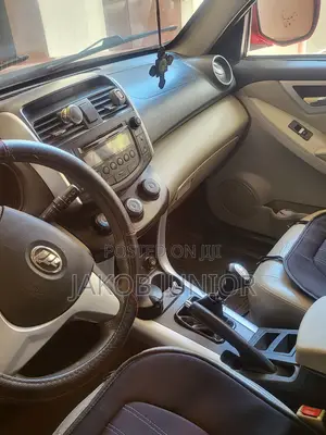 Lifan Abay 1.6 Hatchback FWD 2012 Red