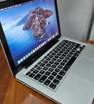 New Laptop Apple MacBook Pro M1 4GB Intel Core I5 SSD 256GB