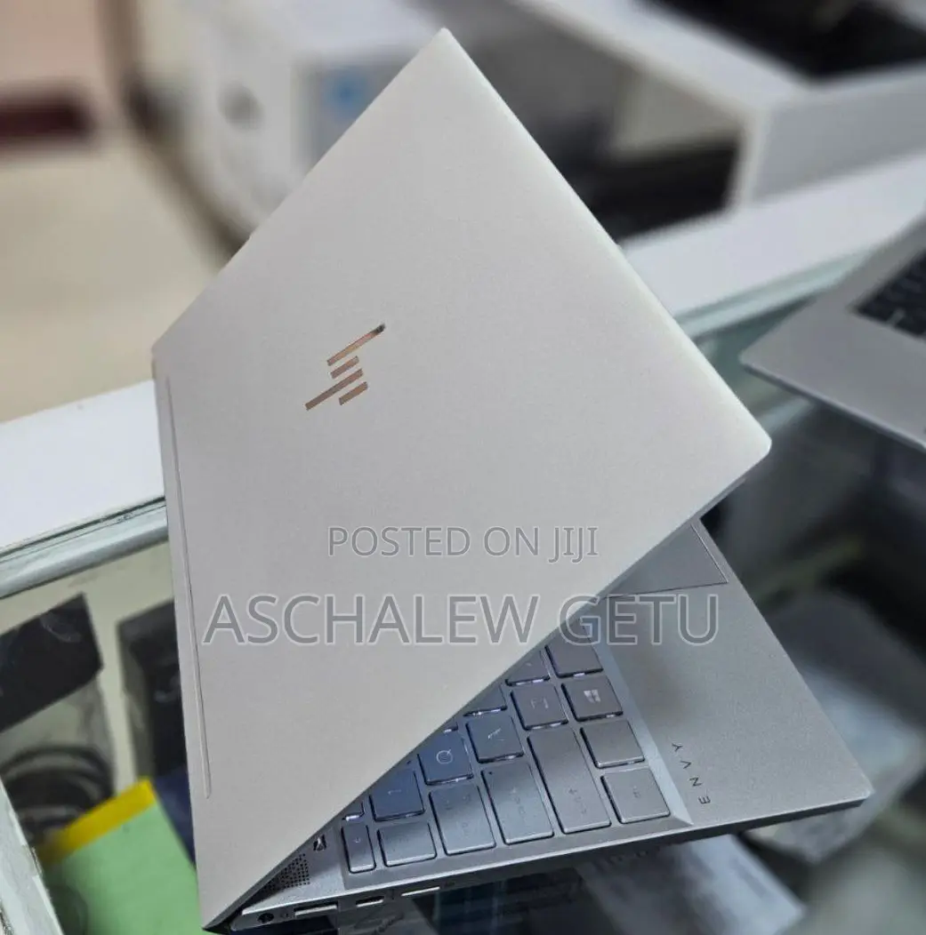 New Laptop HP Envy X360 8GB Intel Core I5 SSD 512GB