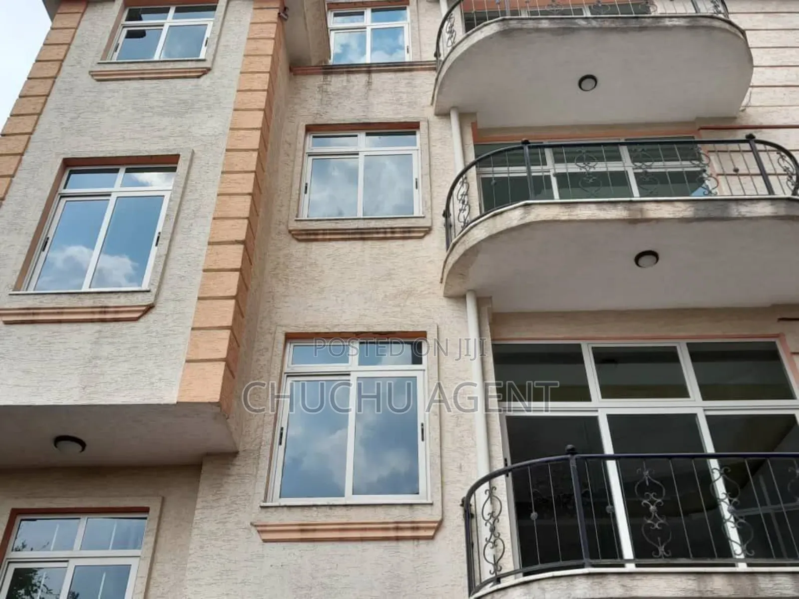 7bdrm House in Yeka for sale