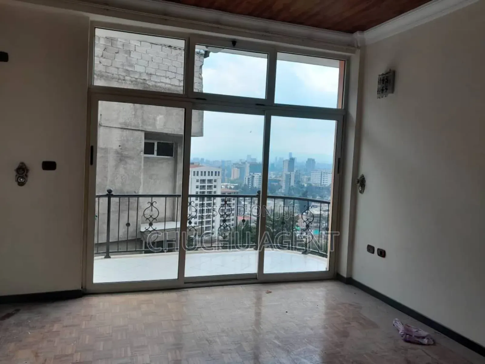 7bdrm House in Yeka for sale