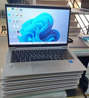 New Laptop HP EliteBook 830 G8 8GB Intel Core I5 SSD 512GB