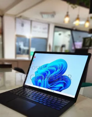 New Laptop Microsoft Surface 16GB Intel Core I7 SSD 512GB