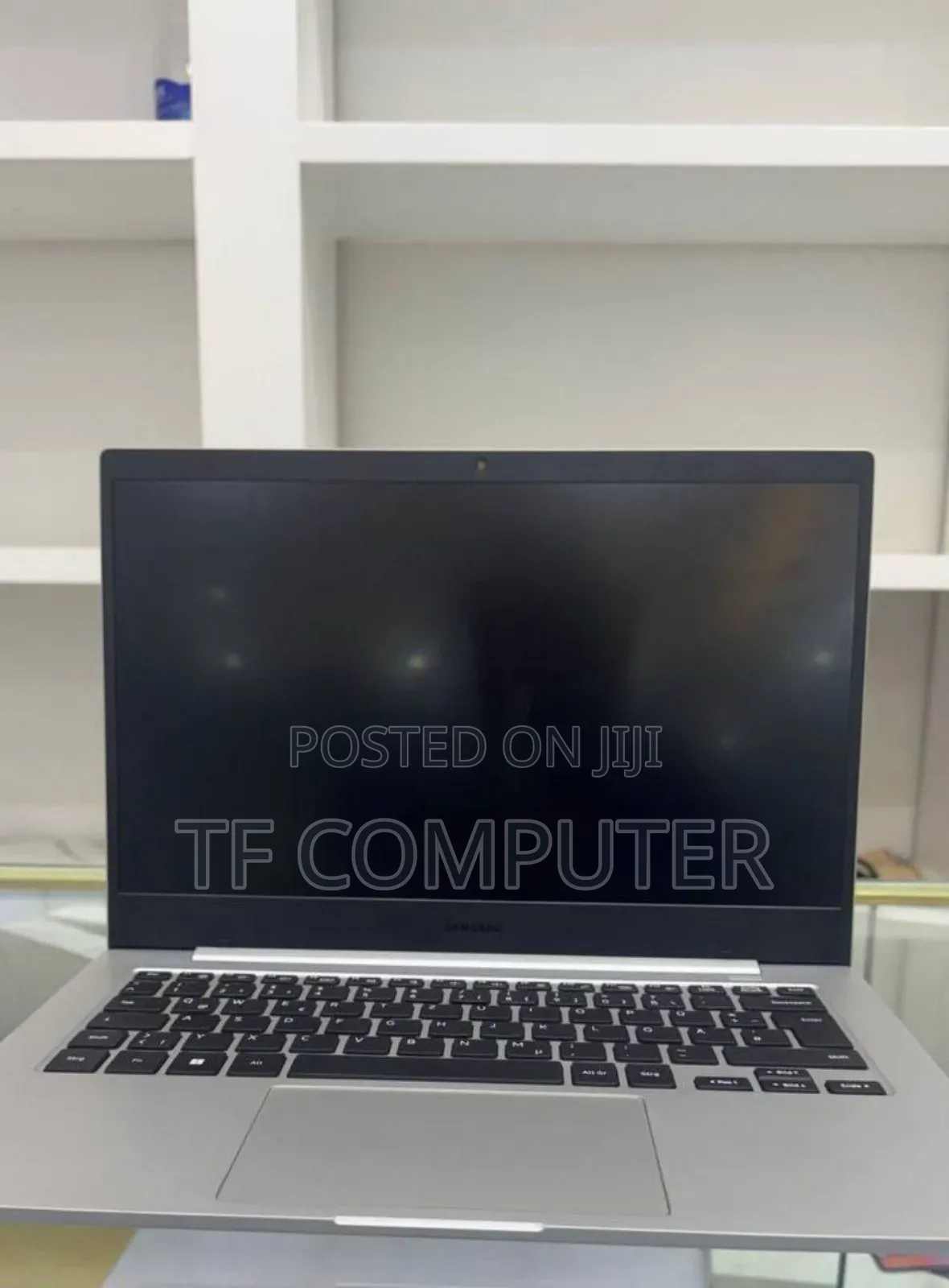 New Laptop Samsung 4GB Qualcomm Snapdragon X Plus SSD 128GB