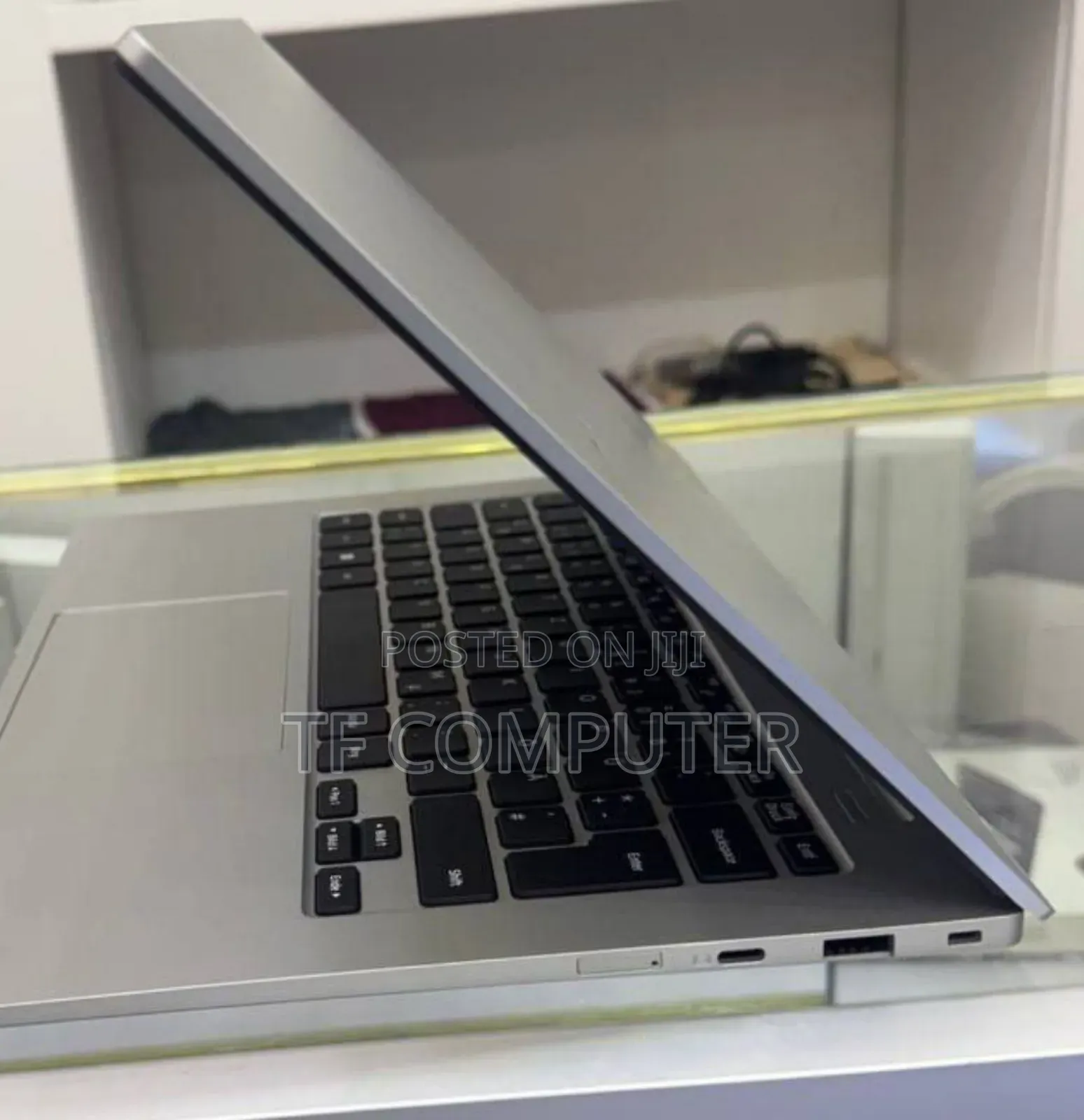 New Laptop Samsung 4GB Qualcomm Snapdragon X Plus SSD 128GB