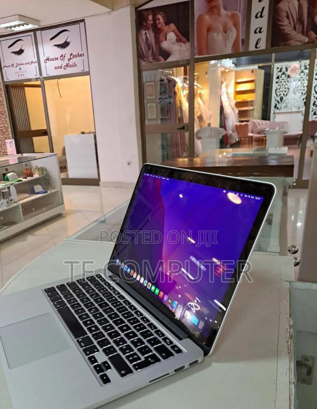 New Laptop Apple MacBook Pro 2015 8GB Intel Core I5 SSD 256GB