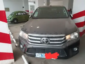 Photo - Toyota Hilux 2017 Gray