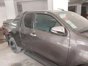 Toyota Hilux 2017 Gray
