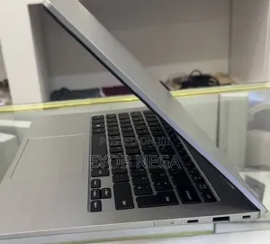 New Laptop Samsung 4GB Qualcomm Snapdragon X Plus SSD 128GB