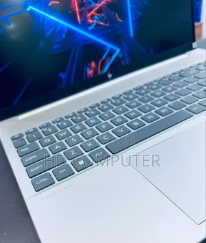 New Laptop HP Pavilion 17 16GB Intel Core I7 SSD 1T