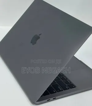Photo - New Laptop Apple MacBook Pro 2019 8GB Intel Core I5 SSD 128GB