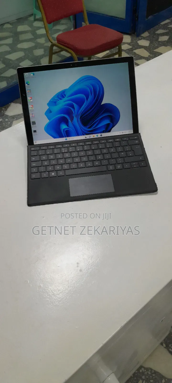 New Laptop Microsoft Surface 8GB Intel Core I7 SSD 256GB