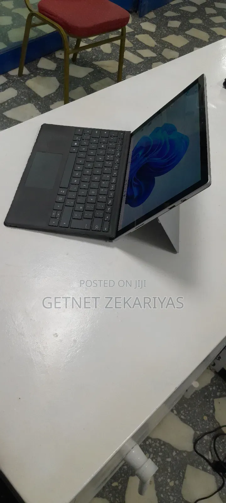 New Laptop Microsoft Surface 8GB Intel Core I7 SSD 256GB