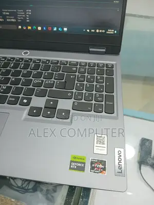 New Laptop Lenovo LOQ 15ARP9 24GB AMD Ryzen 7 SSD 512GB