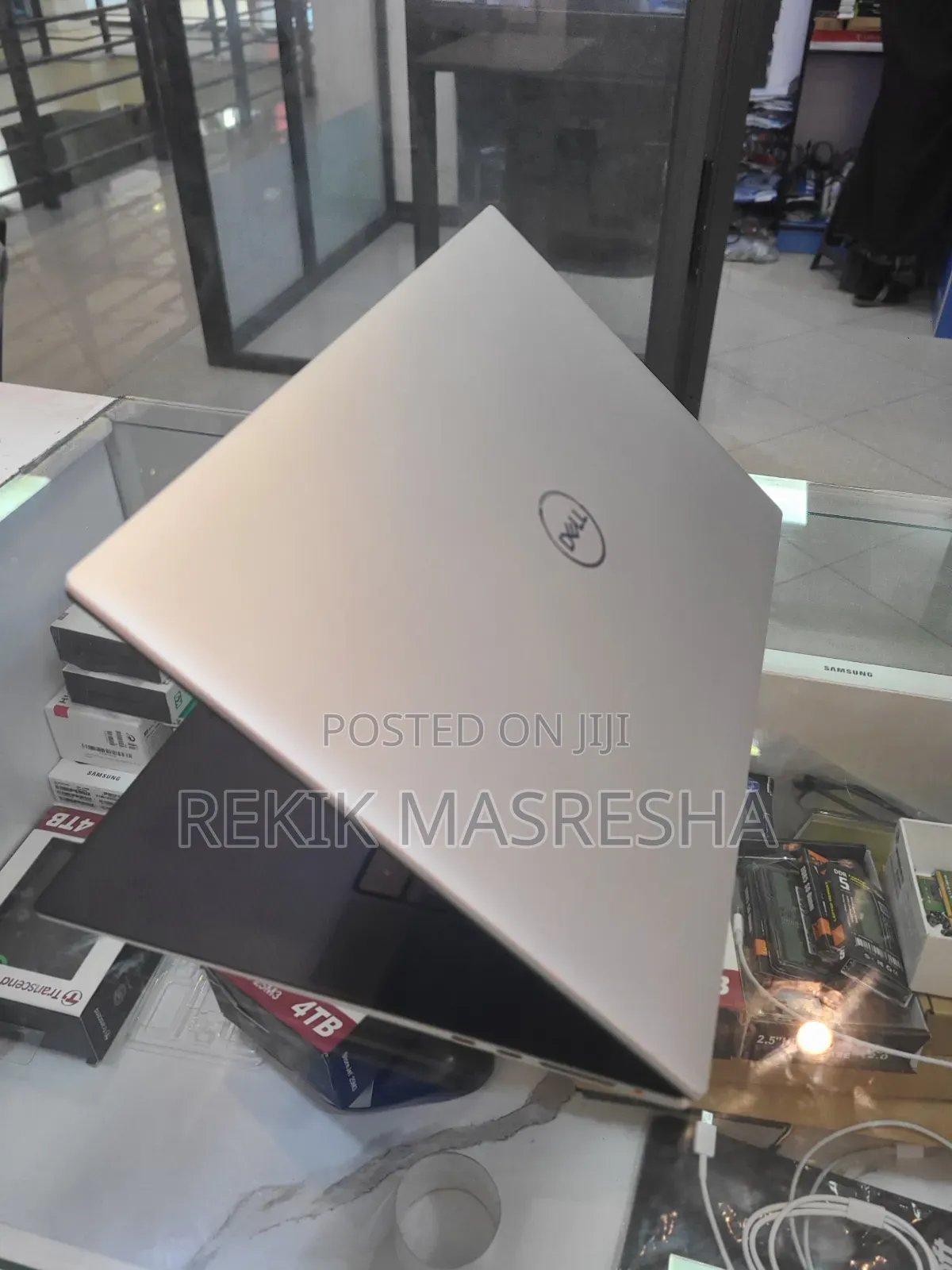 Laptop Dell XPS 17 9720 24GB Intel Core I7 SSD 2T