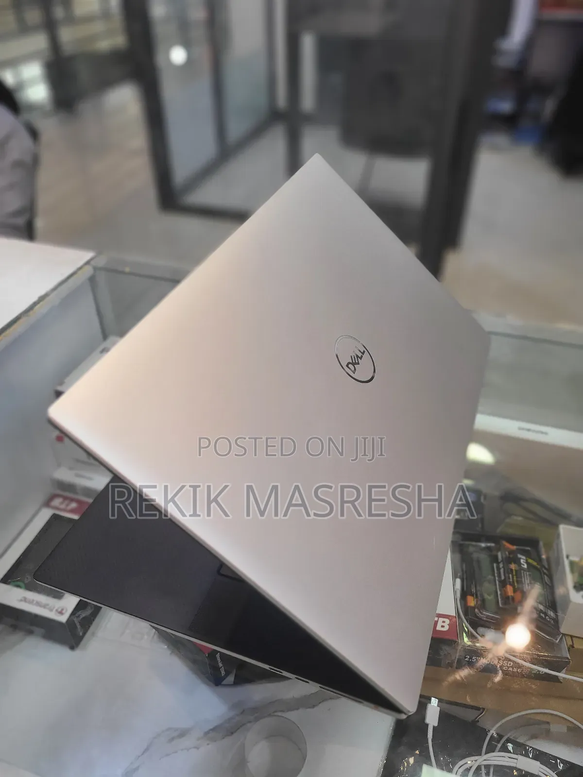 Laptop Dell XPS 17 9720 24GB Intel Core I7 SSD 2T