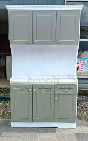 ኪችን ካቢኔት ሜትር ከ ሀያ ተንቀሳቃሽ