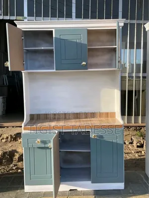 ኪችን ካቢኔት ሜትር ከ ሀያ ተንቀሳቃሽ