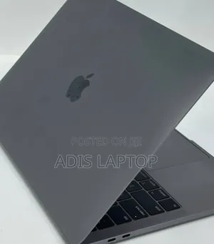 Photo - New Laptop Apple MacBook Pro 2019 8GB Intel Core I5 SSD 256GB