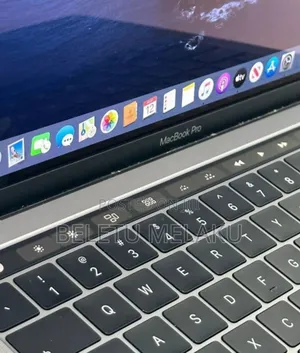 Photo - New Laptop Apple MacBook Pro 2019 8GB Intel Core I5 SSD 128GB