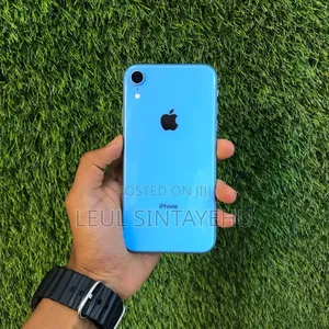 Photo - Apple iPhone XR 64 GB Blue