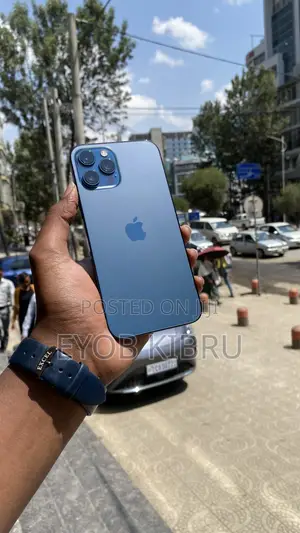 Photo - Apple iPhone 12 Pro Max 128 GB Blue