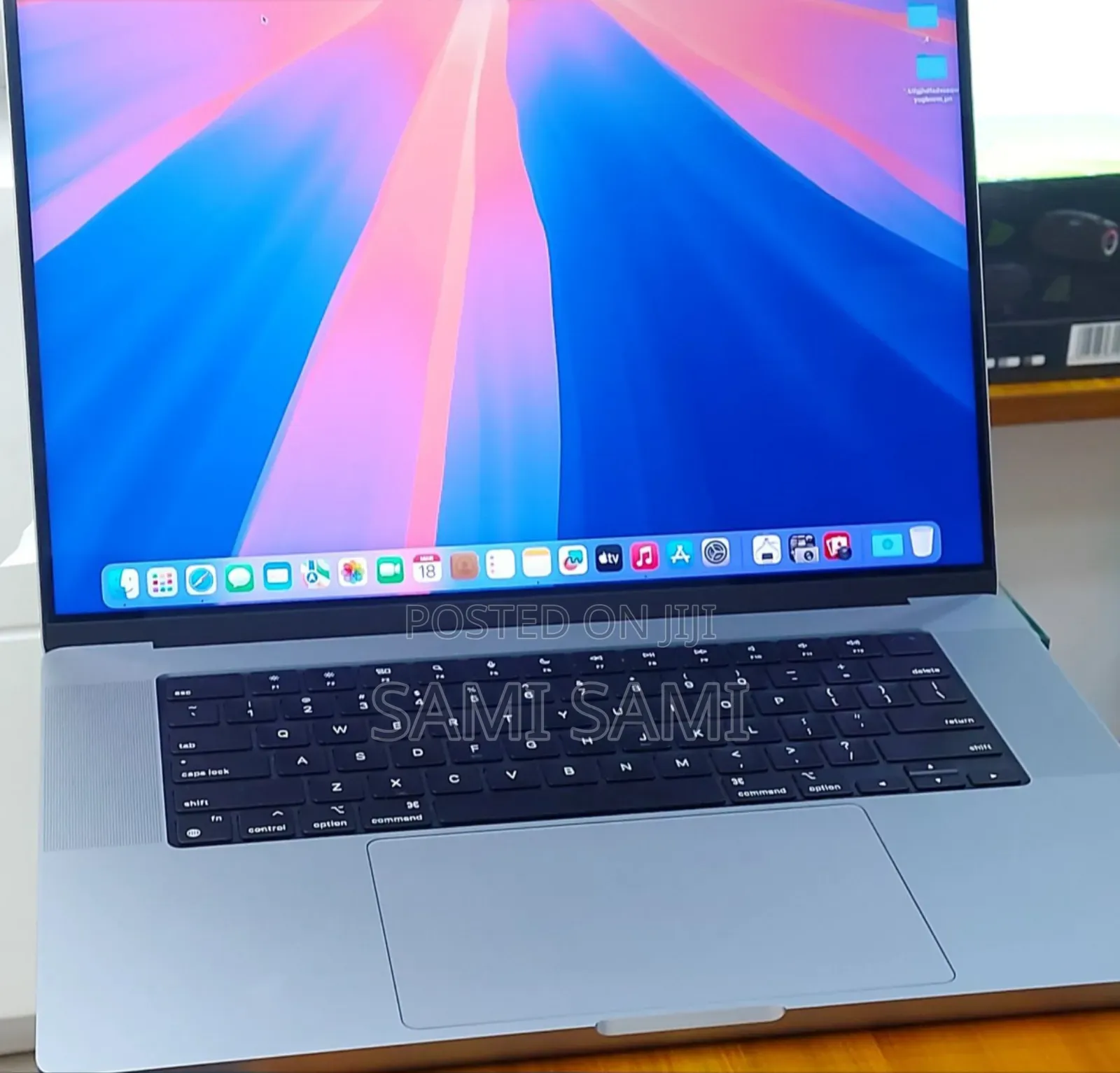 New Laptop Apple MacBook Pro M1 16GB Apple M1 Pro SSD 1T