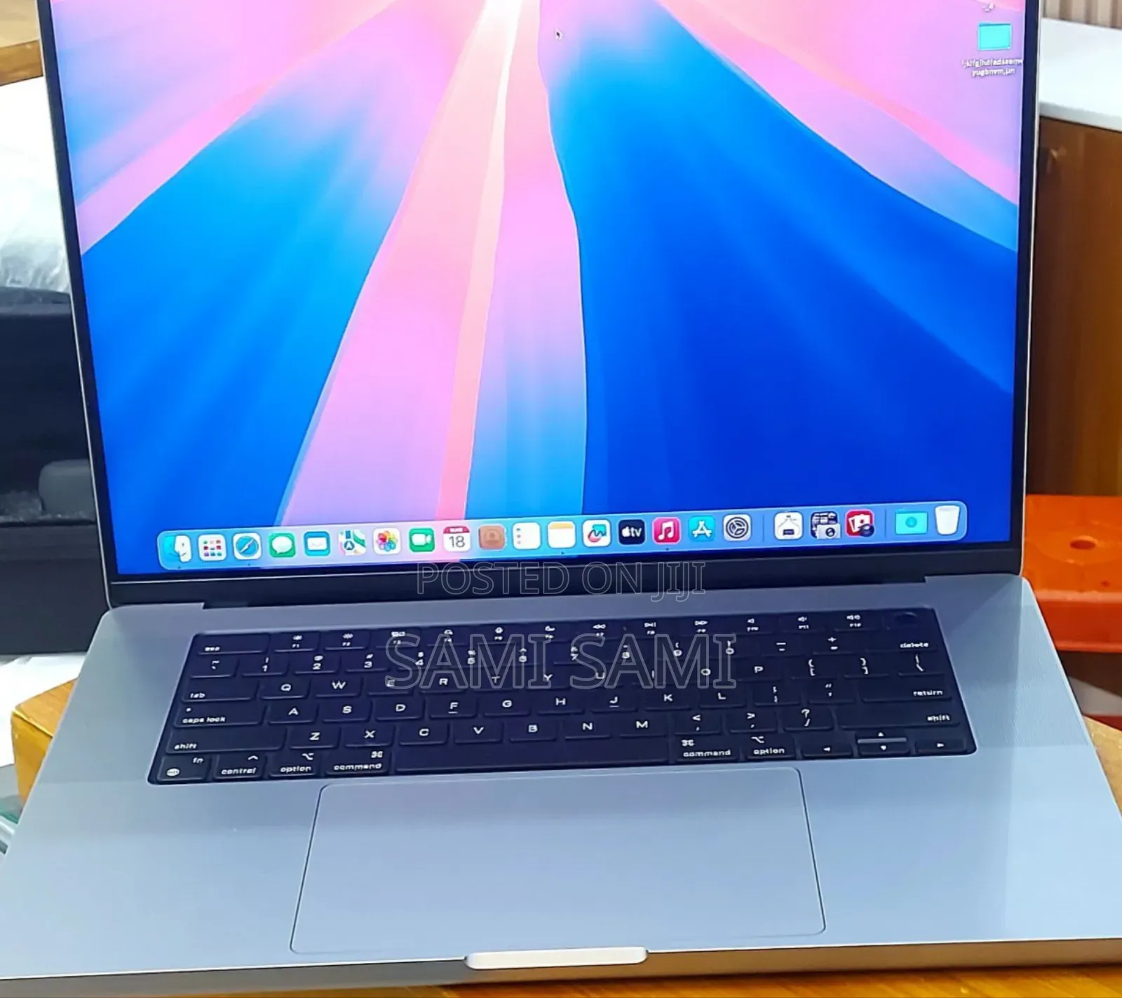 New Laptop Apple MacBook Pro M1 16GB Apple M1 Pro SSD 1T
