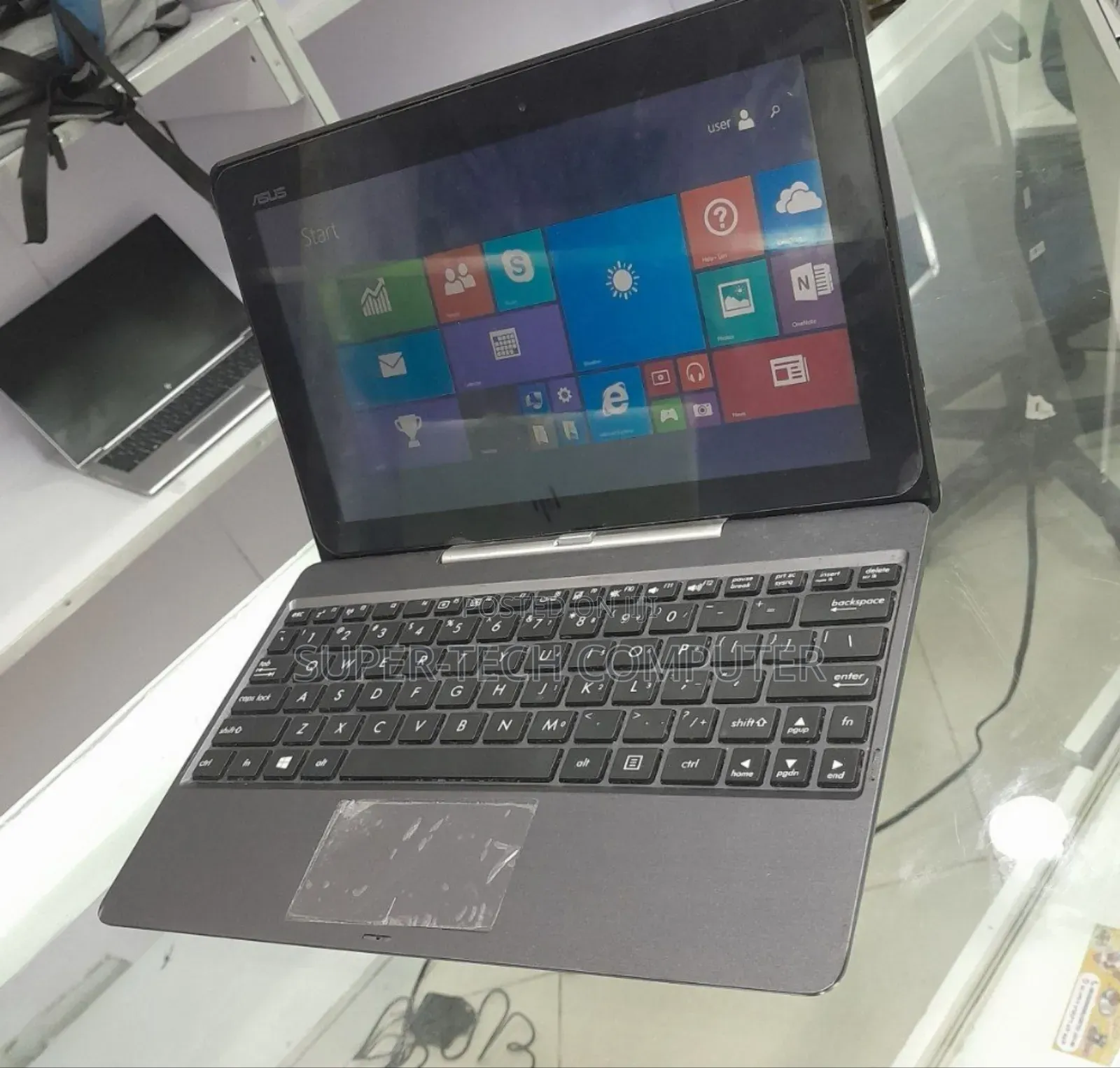 Laptop Asus A42JC 2GB Intel Atom SSD 60GB