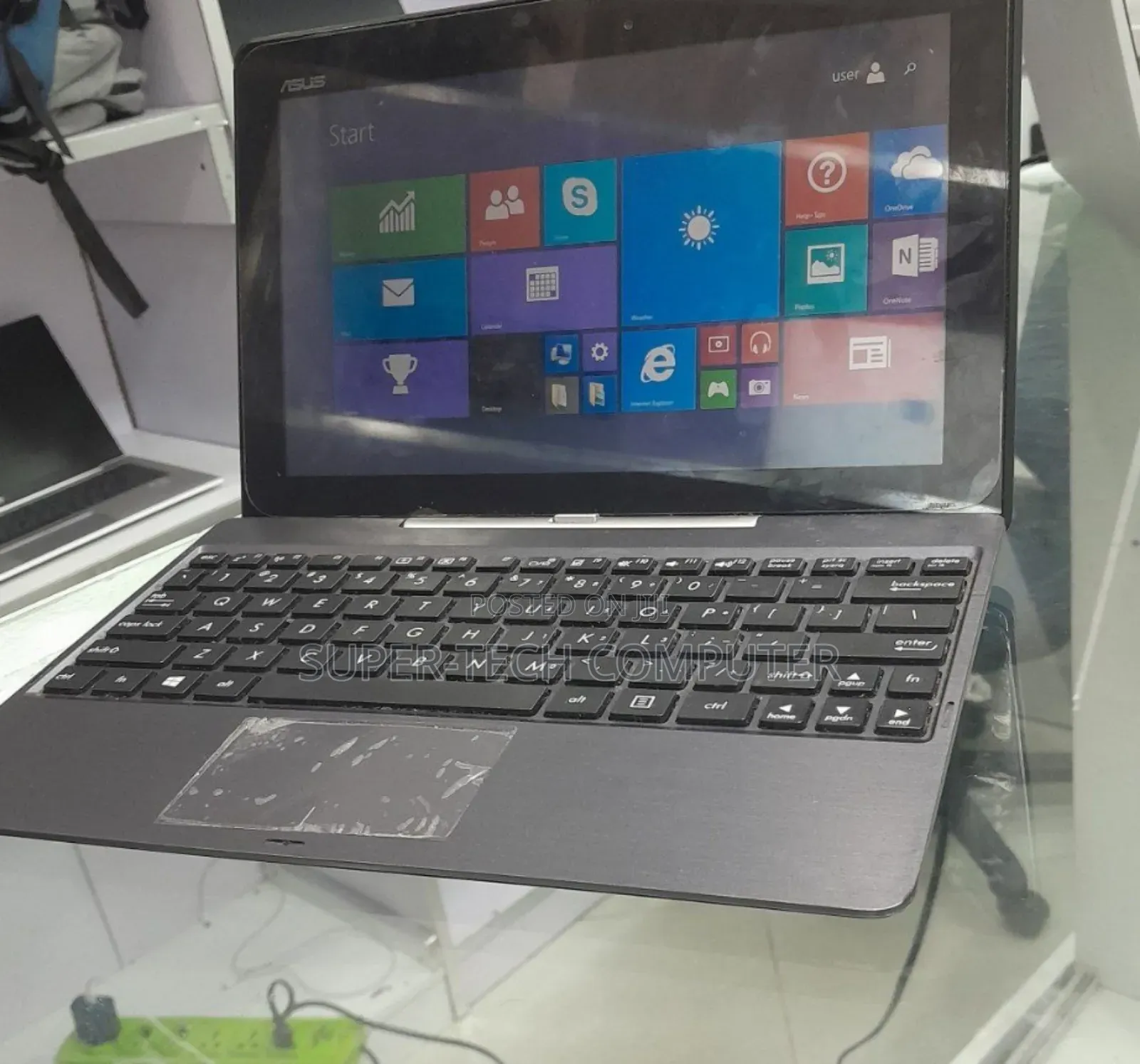 Laptop Asus A42JC 2GB Intel Atom SSD 60GB