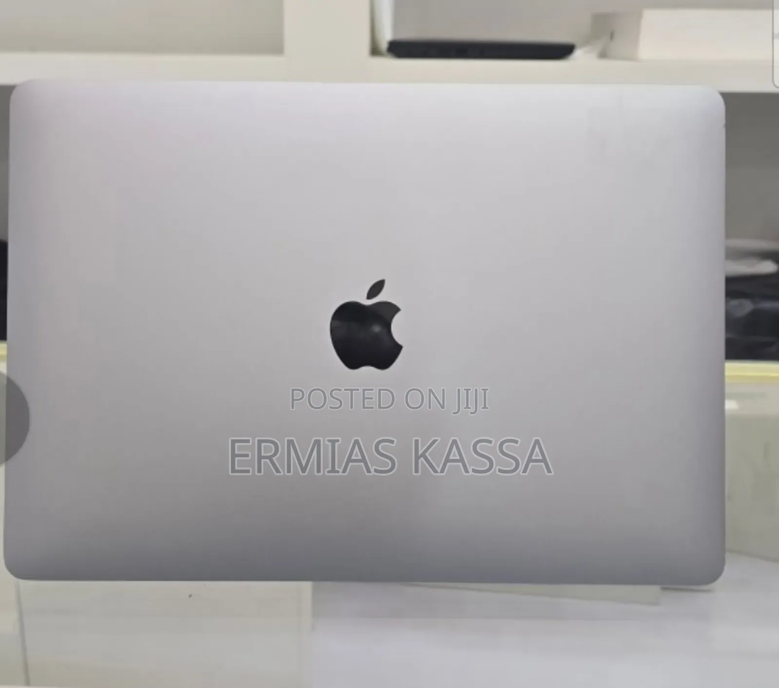 New Laptop Apple MacBook Air 2020 M1 8GB Apple M1 SSD 256GB
