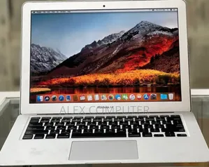 New Laptop Apple MacBook Pro 2017 8GB Intel Core I7 SSD 512GB