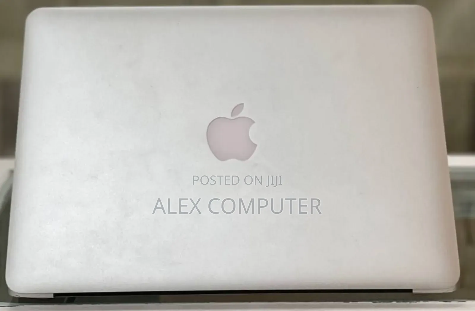 New Laptop Apple MacBook Pro 2017 8GB Intel Core I7 SSD 512GB