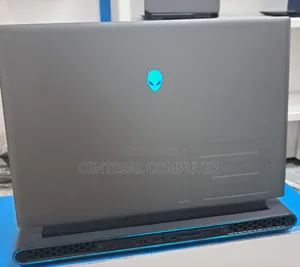 New Laptop Alienware Area-51m 32GB Intel Core I9 SSD 1T