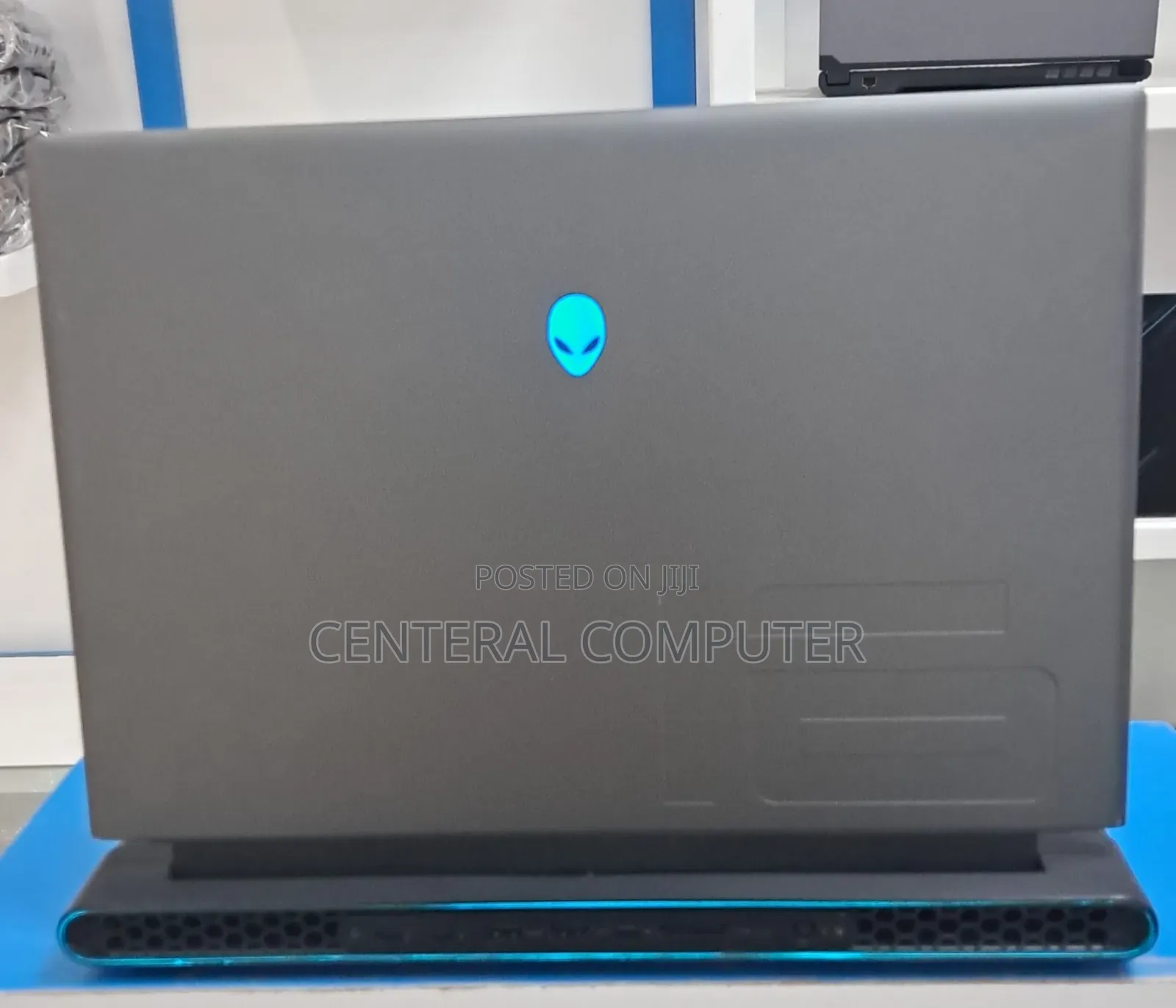 New Laptop Alienware Area-51m 32GB Intel Core I9 SSD 1T
