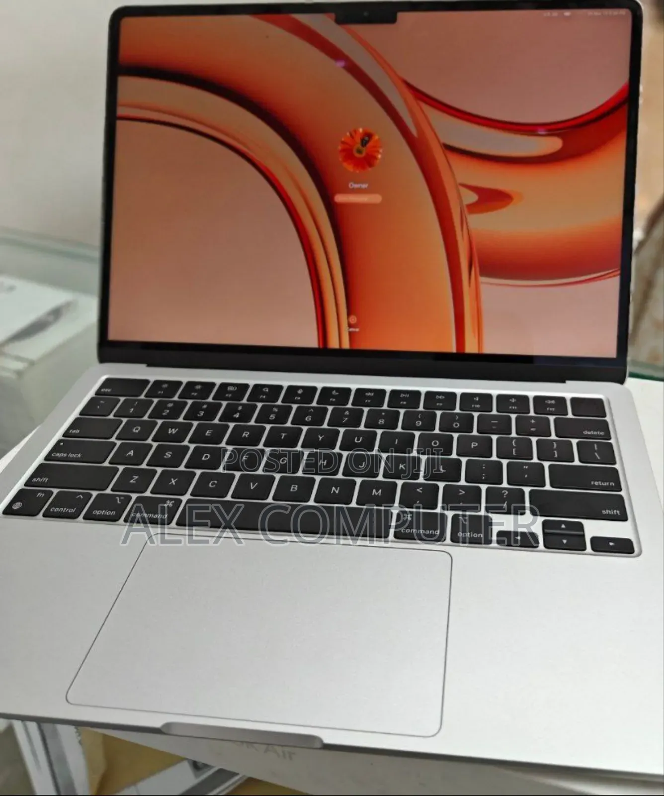 New Laptop Apple MacBook Air 2022 M2 8GB Apple M2 SSD 256GB