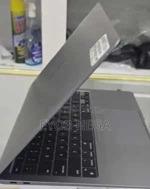 New Laptop Apple MacBook Air 2020 M1 8GB Apple M1 SSD 256GB