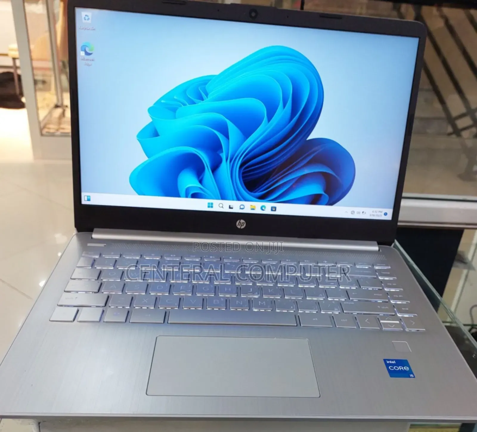 New Laptop HP 14-Dq1025cl 8GB Intel Core I5 SSD 512GB