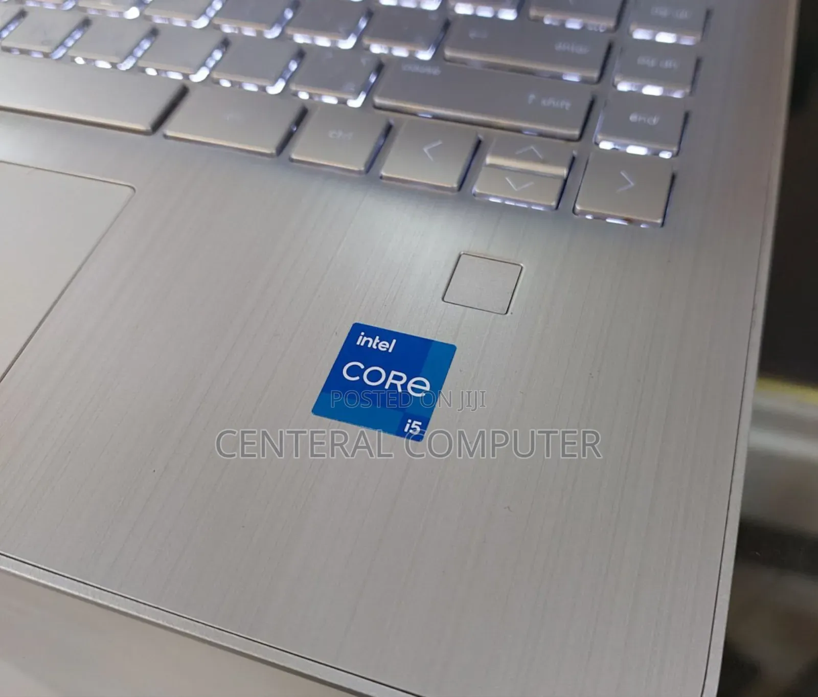 New Laptop HP 14-Dq1025cl 8GB Intel Core I5 SSD 512GB